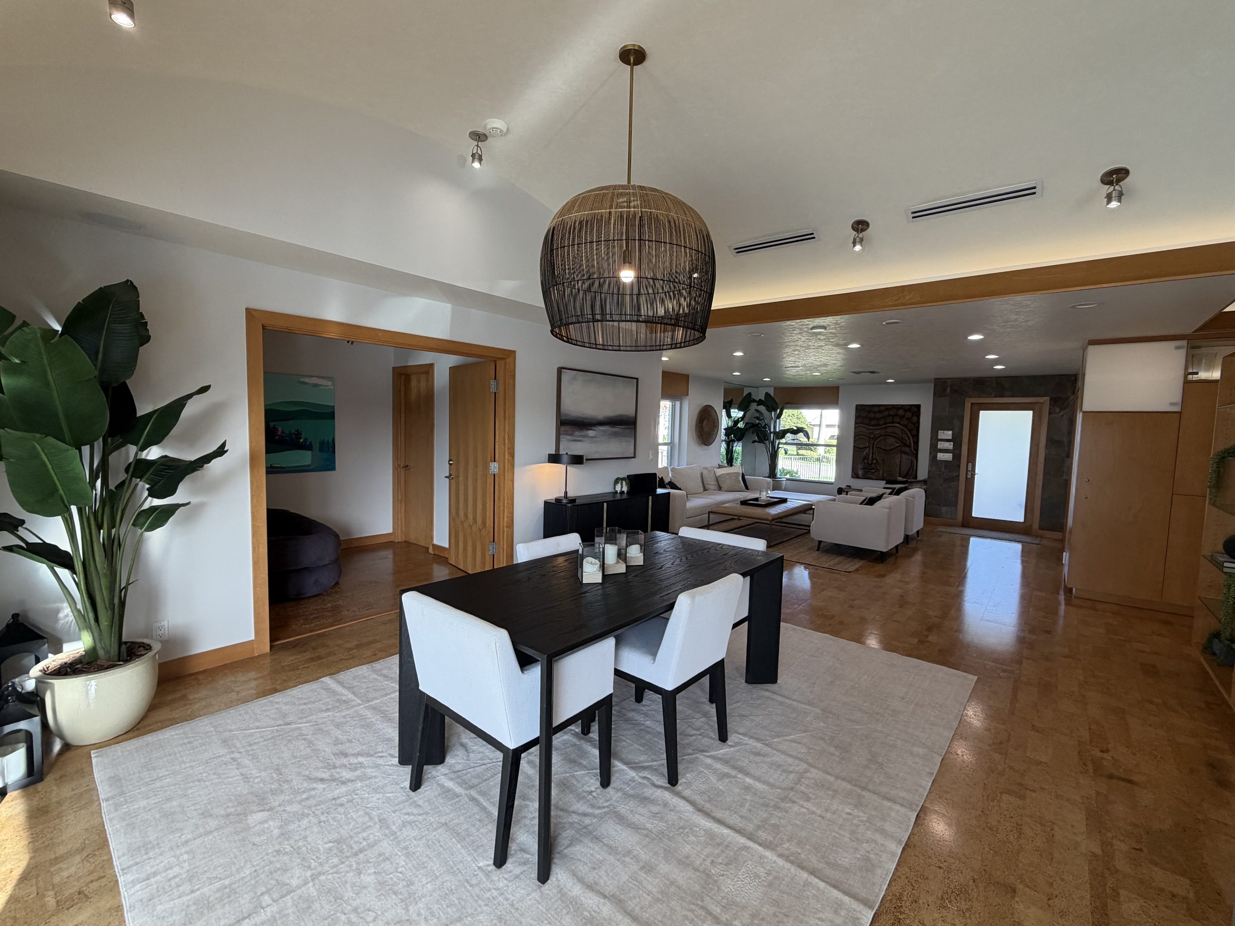 Florida residence — dining area